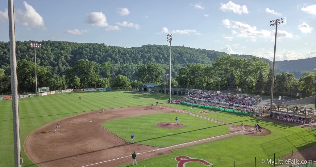 Photo by Dave Warner - Mohawk Valley DiamondDawgs
